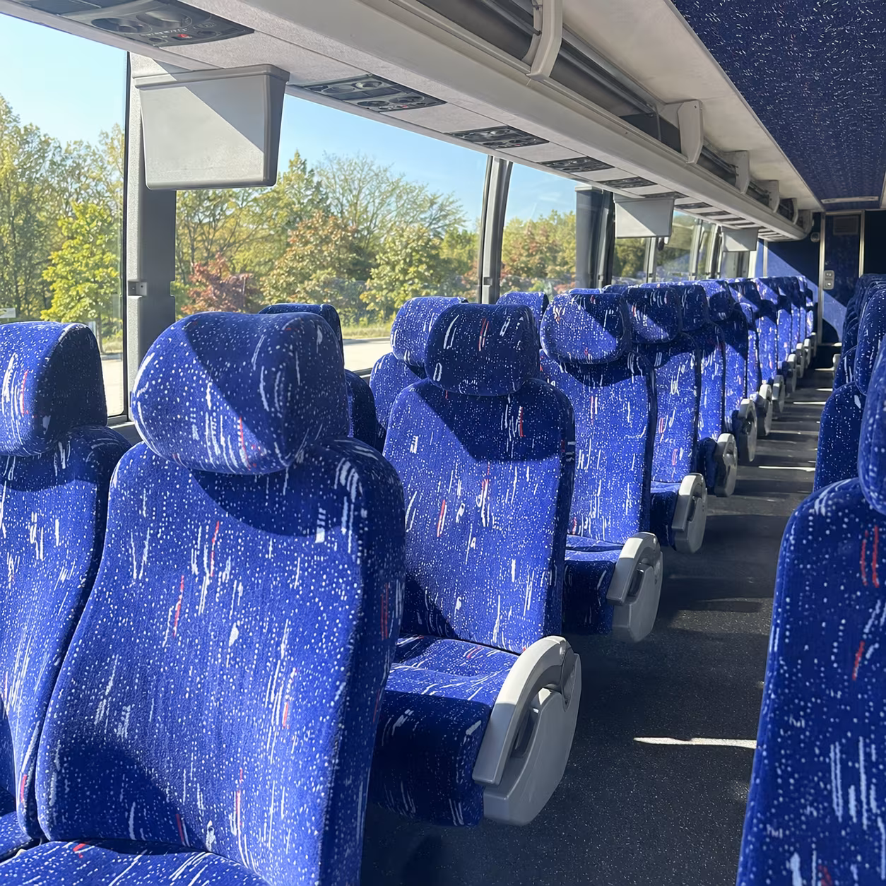 charter bus shuttles to msp terminal 1 and terminal 2 from eagan